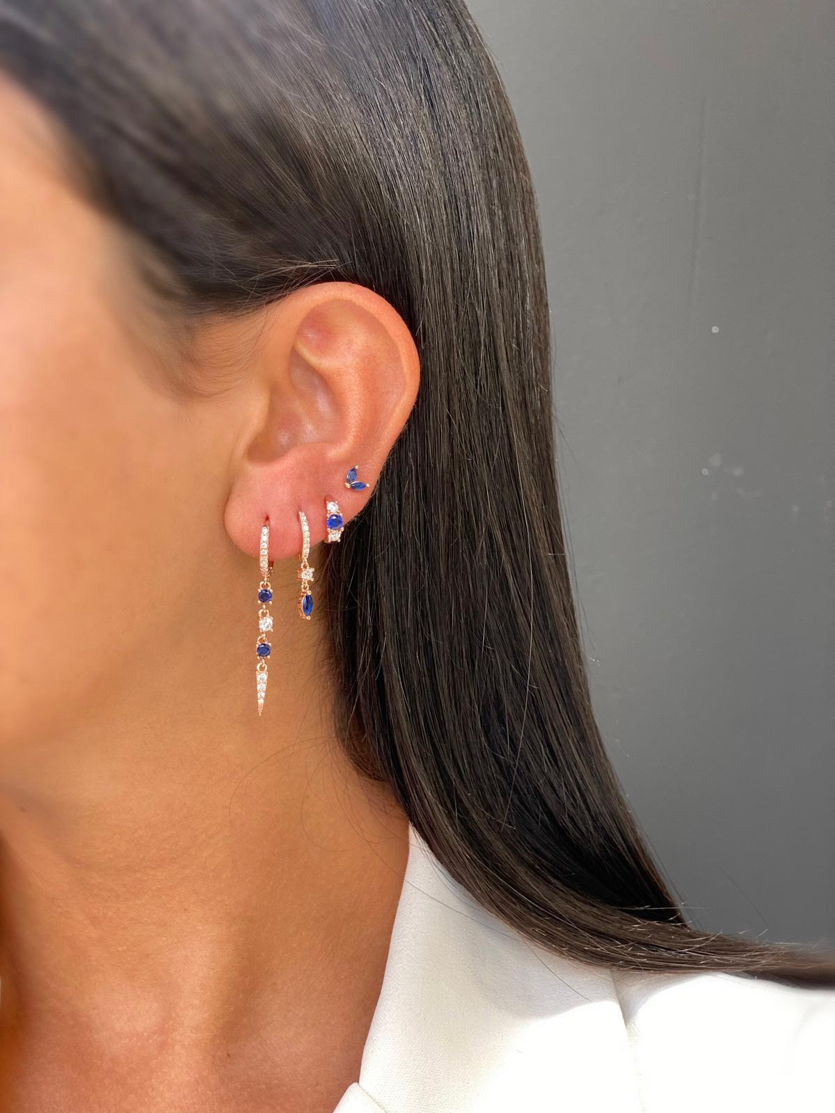 עגילי חישוק עם אבן זירקון מרכזית צבעונית