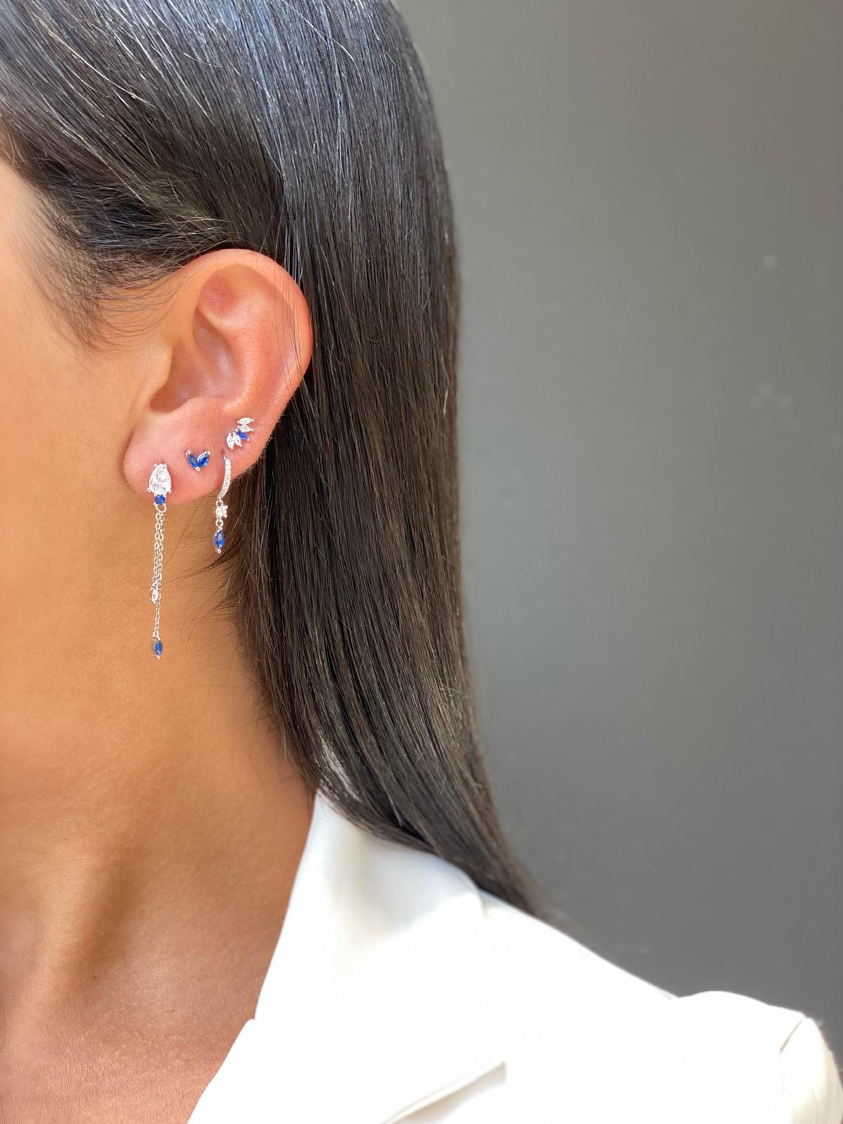 עגילים תלויים מכסף המעוצבים עם אבן חן