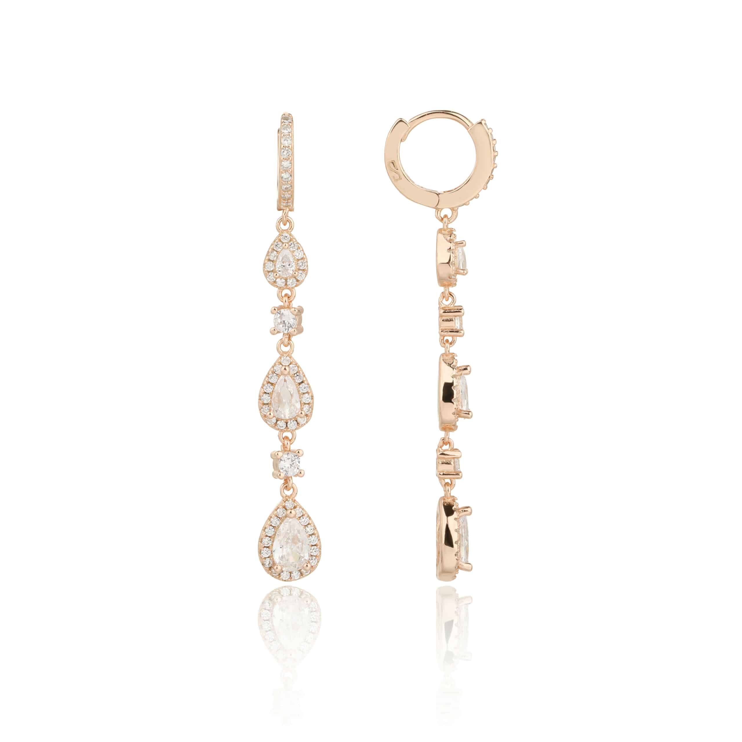 עגילים תלויים רוז גולד עם שלושה תיליונים בצורת טיפה